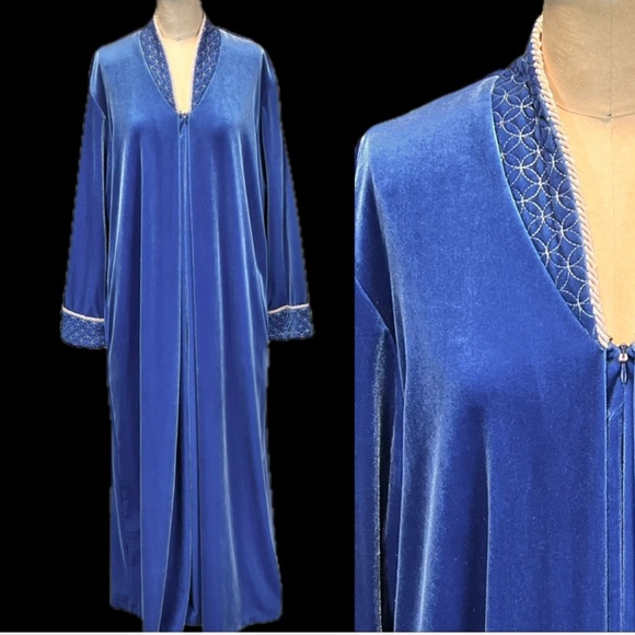 Adonna Gold Robe Adonna | Intimates & Sleepwear | Vintage 8s Royal Sapphire Velvet ...